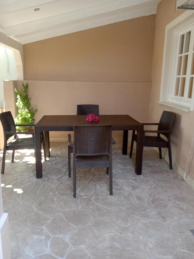 Menegis Apartment Закинтос Экстерьер фото