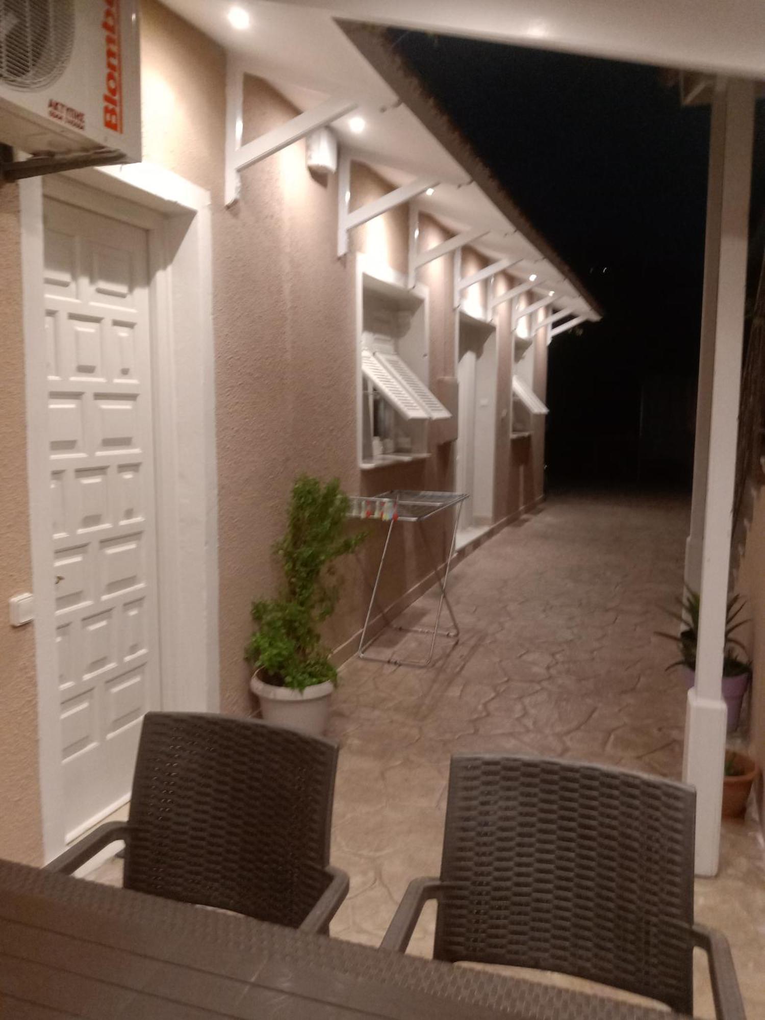 Menegis Apartment Закинтос Экстерьер фото